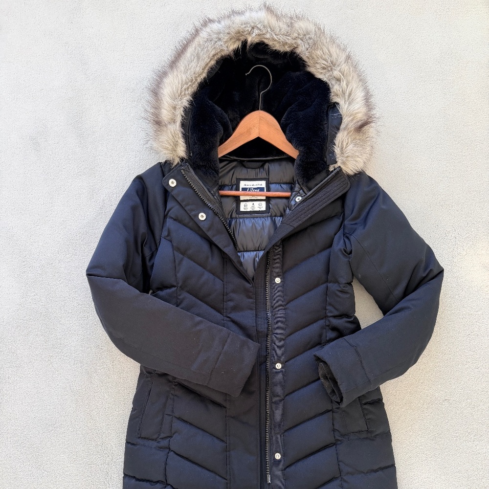Abercrombie & Fitch Black Hooded Winter Coat (XS)